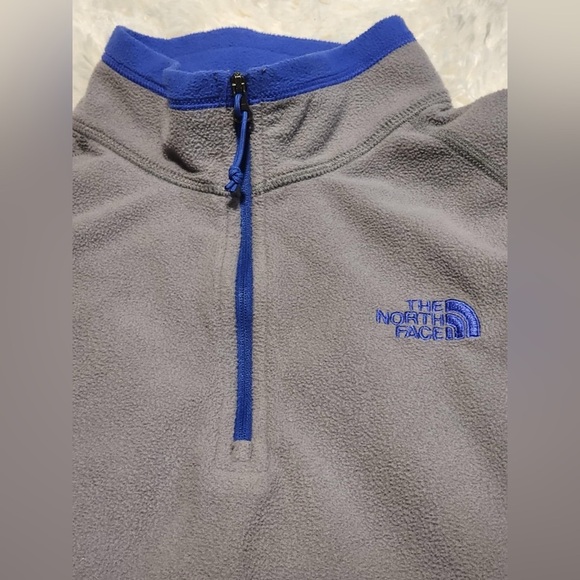 The North Face Women’s Gray 1/4 Zip With Blue Collar & Logo Fleece Pullover EUC - Picture 2 of 5